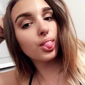 Meet your Posher, Emilia